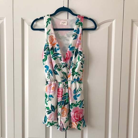 SALE // Floral romper with ruffle bottom - Picture 5 of 6